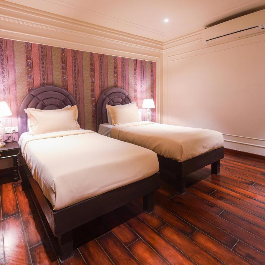 The Saga Hotel Nuova Delhi Esterno foto