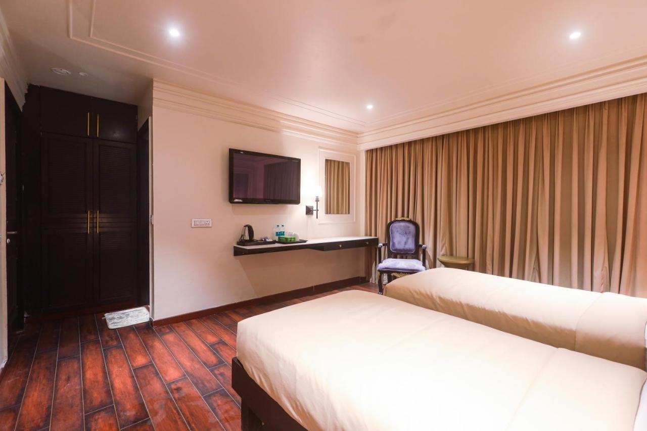 The Saga Hotel Nuova Delhi Esterno foto