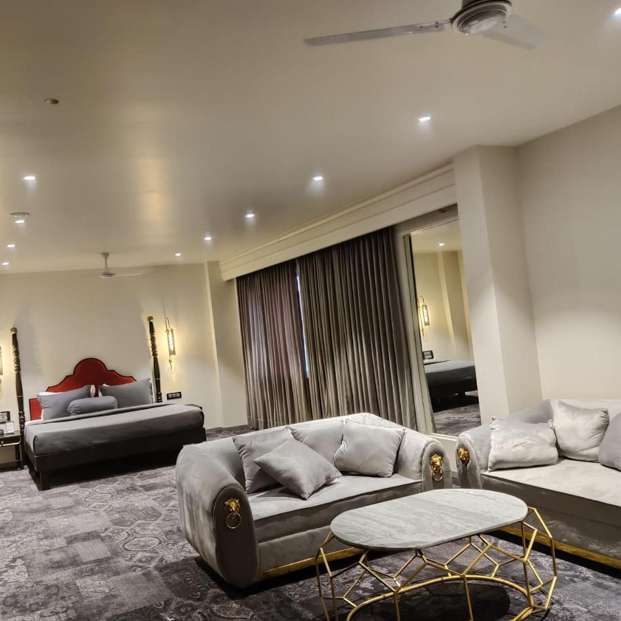 The Saga Hotel Nuova Delhi Esterno foto
